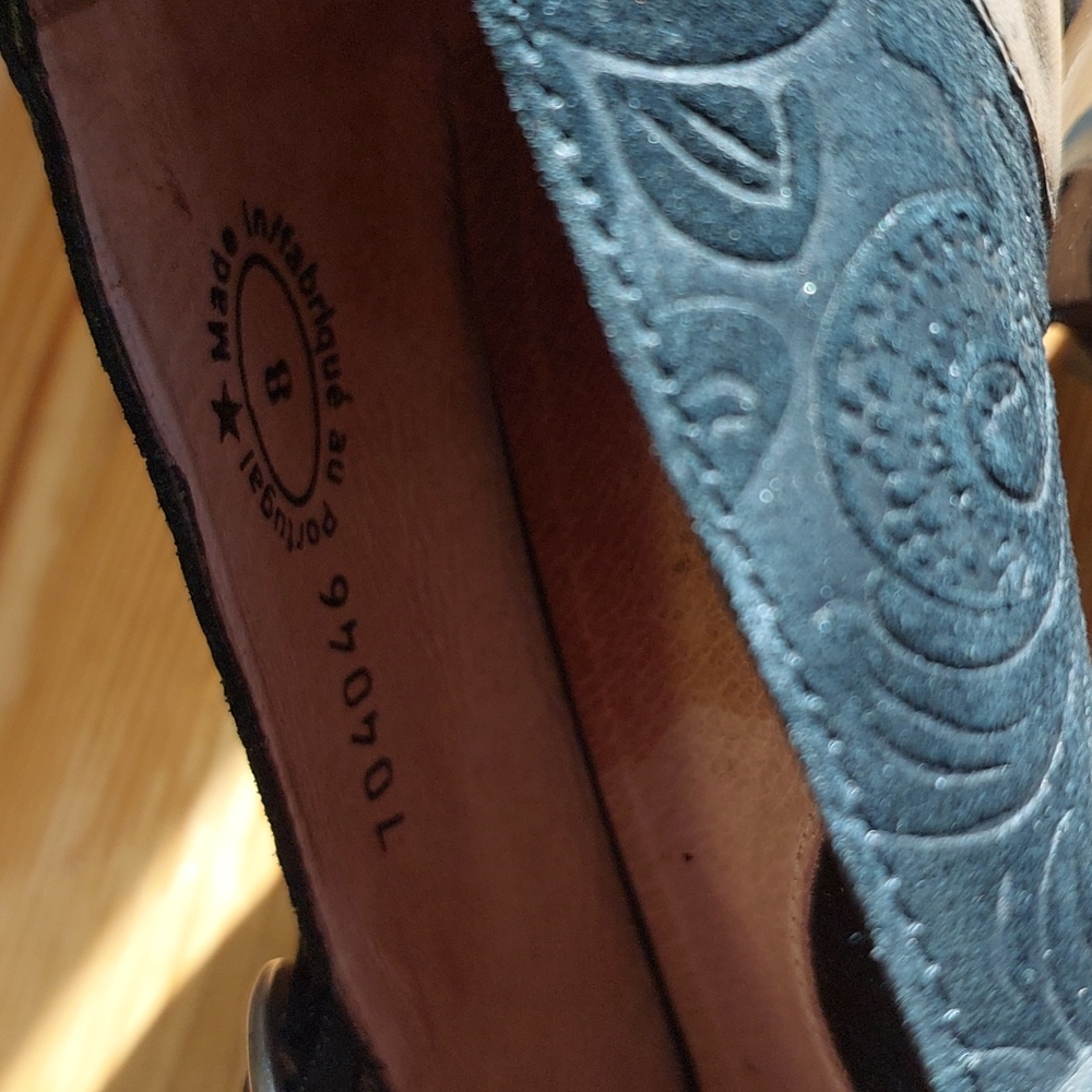 Baroque John Fluevog Pumps - Picture 5 of 5